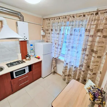 Bright And Cozy Apartments In The Center Vinnytsia Exterior photo