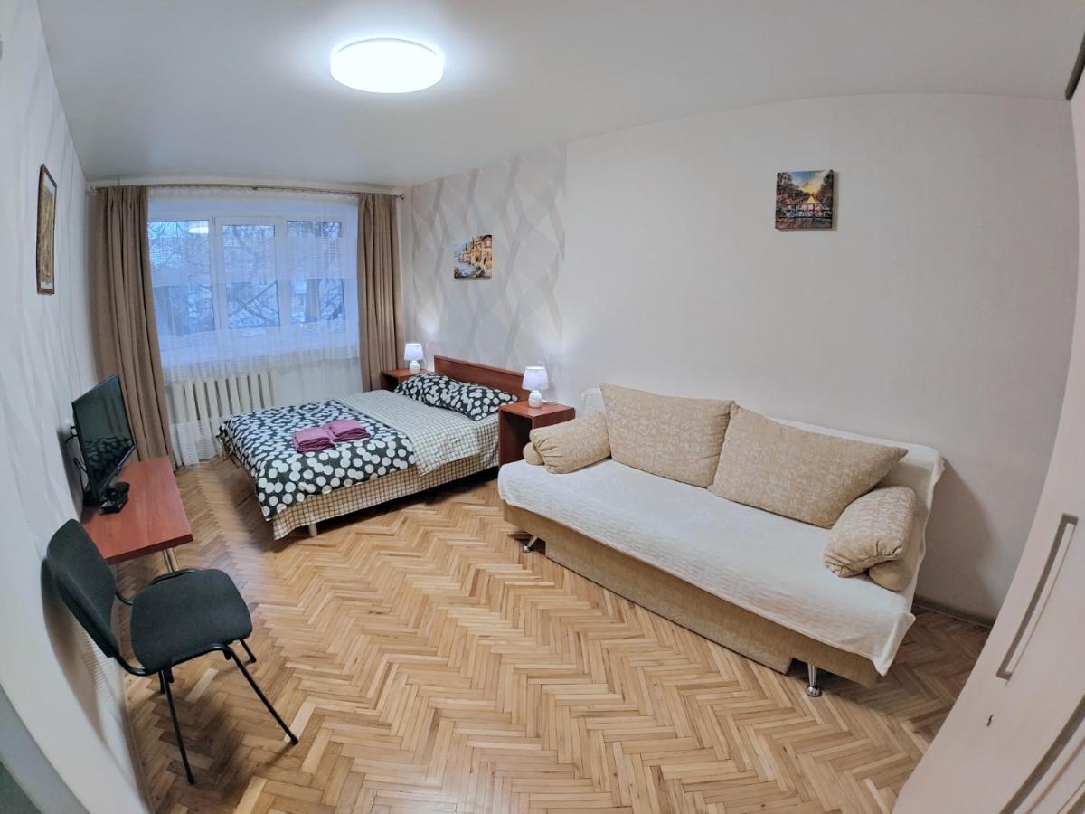 Bright And Cozy In The Center Apartment